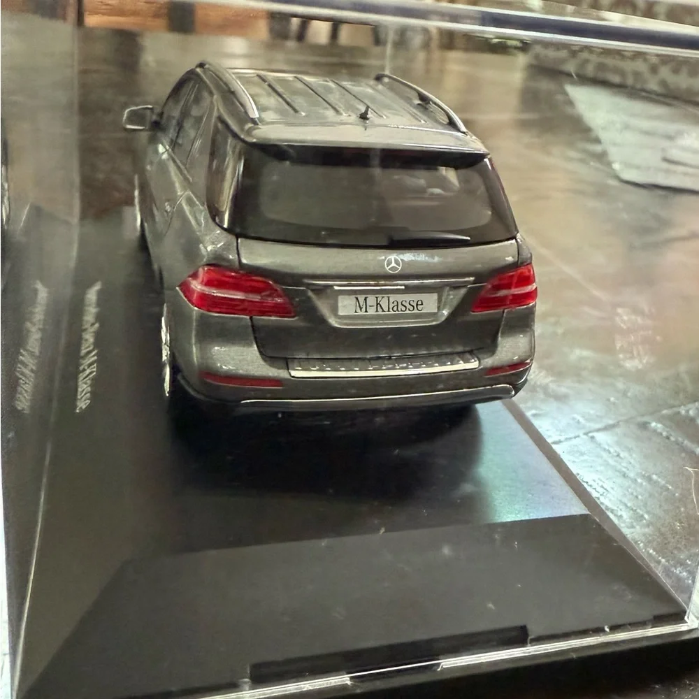 Mercedes-Benz M-Class - Model - Picture 3 of 5